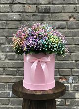 Цветочная композиция из Гипсофила и Розы в шляпной коробке в Андреевское
