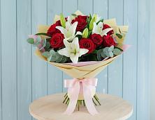Букет цветов из:  Лилии и Розы в Андреевское