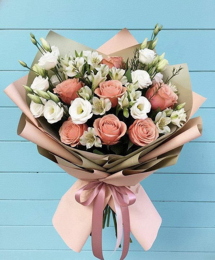 Букет цветов из: Розы, Альстромерии и Лизиантусы в Андреевское