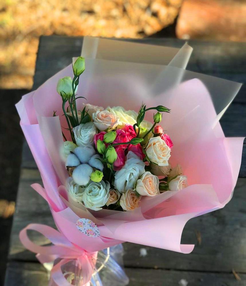 Букет цветов из: Розы и Лизиантусы в Андреевское