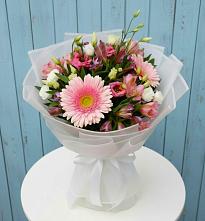 Букет цветов из:  Герберы, Альстромерии и Лизиантусы в Андреевское