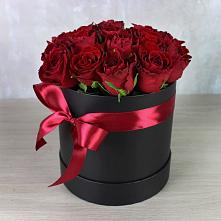 Цветочная композиция из Розы в шляпной коробке в Андреевское