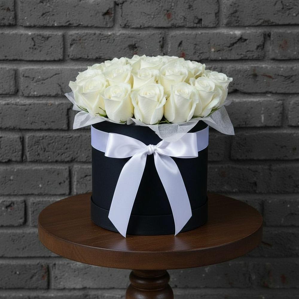 Цветочная композиция из Розы в шляпной коробке в Андреевское