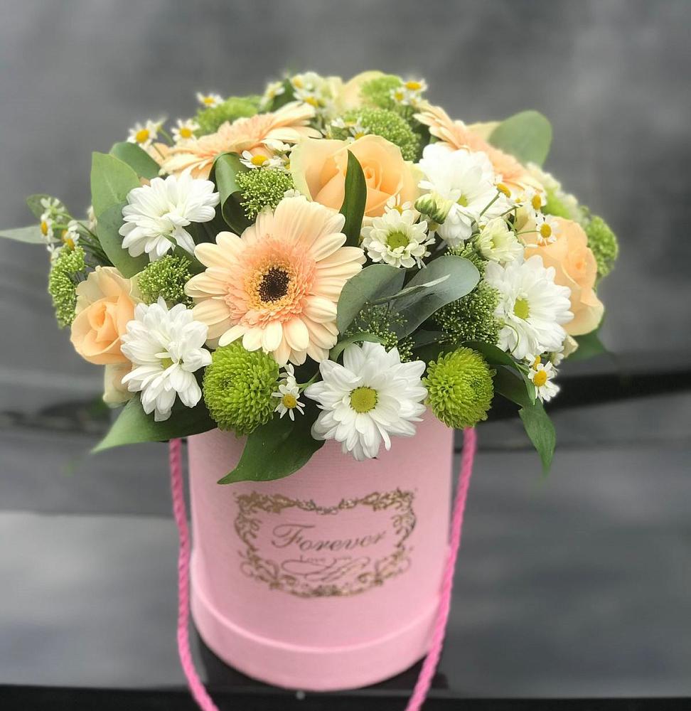 Цветочная композиция из Розы, Герберы и Хризантемы в шляпной коробке в Андреевское