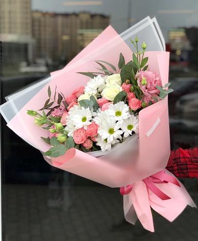 Букет цветов из: Розы, Лизиантусы и Хризантемы в Андреевское